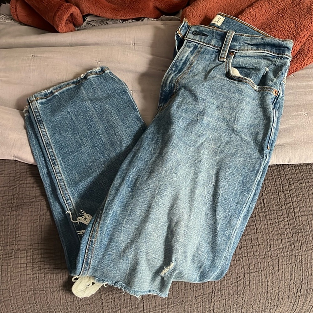 Ripped ankle straight jeans